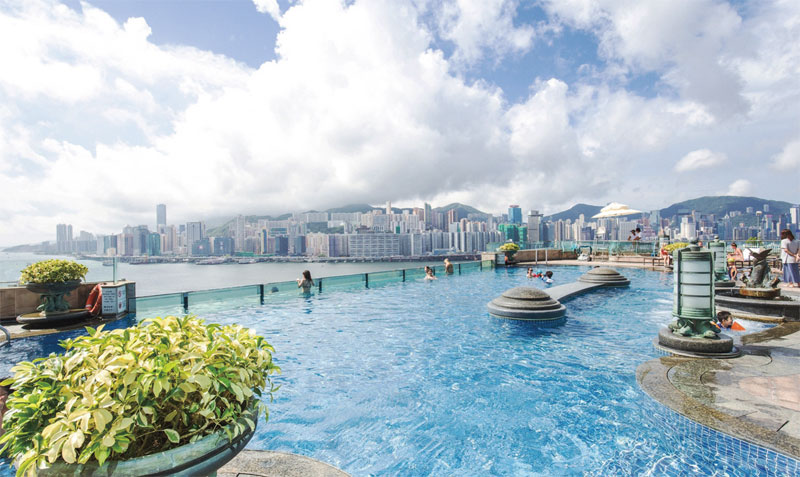 Harbour Grand Swimming pool©Harbour Grand Kowloon