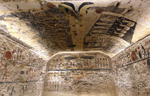 기다란 주사기 형태로 만들어진 람세스 9세의 무덤 맨 안쪽에는 관을 놓았던 자리와 벽화가 선명하게 남아 있다
