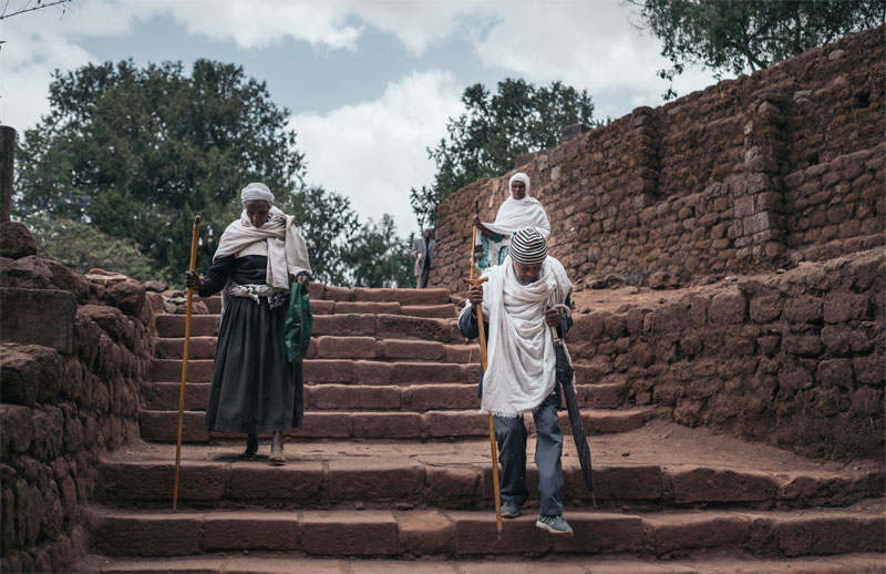 에티오피아는 아프리카 국가로는 드물게 에티오피아 정교회를 믿는다. 랄리벨라를 찾은 순례자들