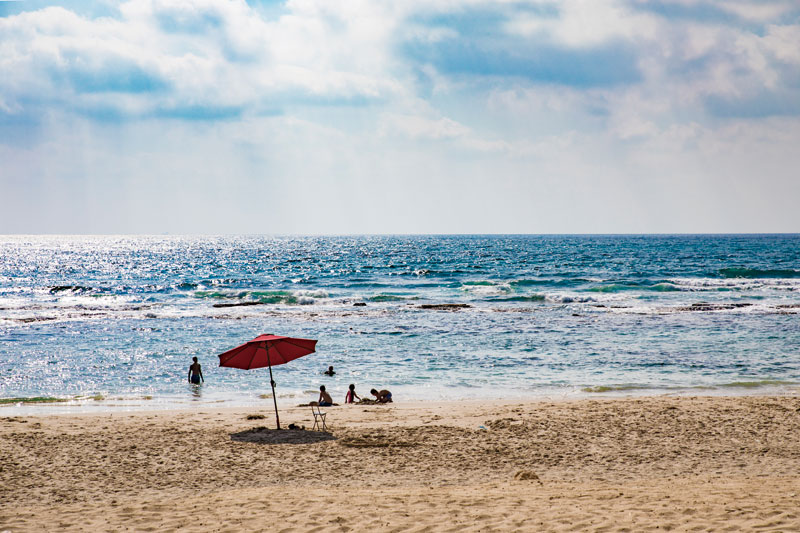 텔아비브에서 북부 하이파로 가는 길에 만난 아쿠아덕트 해변(Aquaduct Beach)