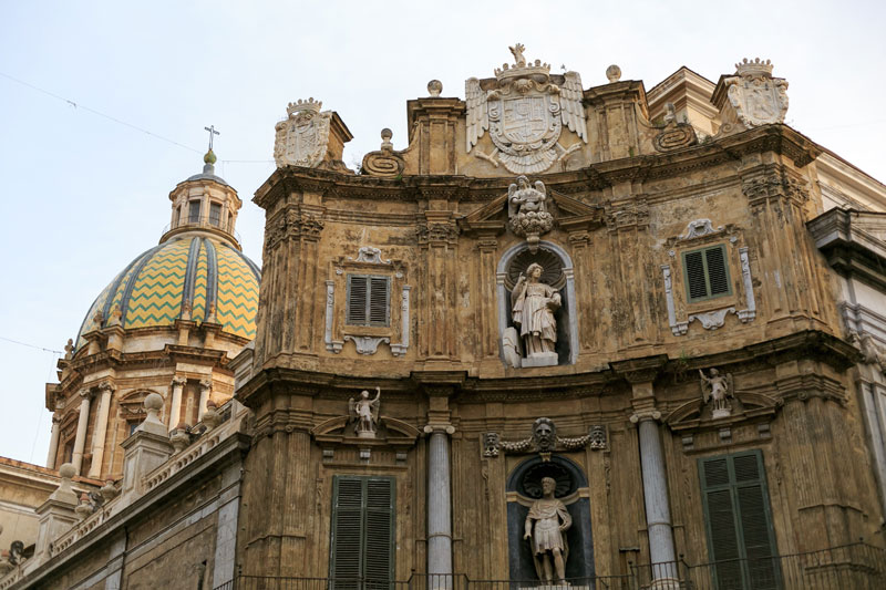 산 쥬세페 성당의 쿠폴라와 콰트로 칸티