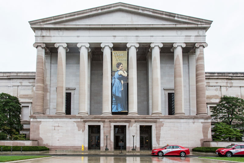 10만여 점의 방대한 미술품을 전시하고 있는 국립미술관