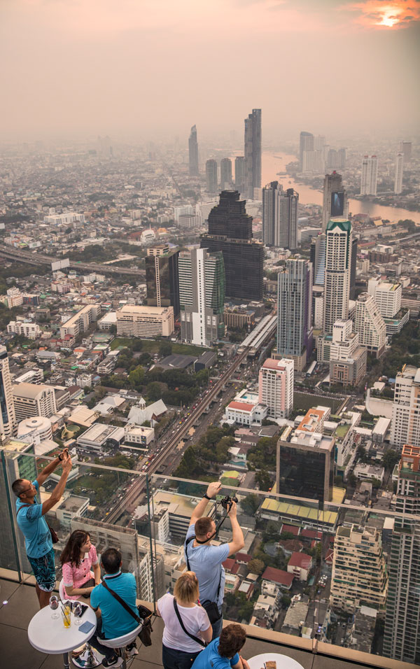 방콕 최고층 빌딩인 킹파워 마하나콘의 명물 마하나콘 스카이워크