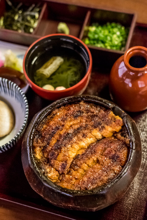 나고야식 장어덮밥인 히츠마부시. 특제 양념으로 찐 장어가 입에서 살살 녹는다