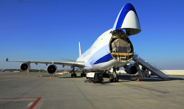 747 점보기의 필살기 ‘화물 집어삼키기’ ⓒ위키피디아