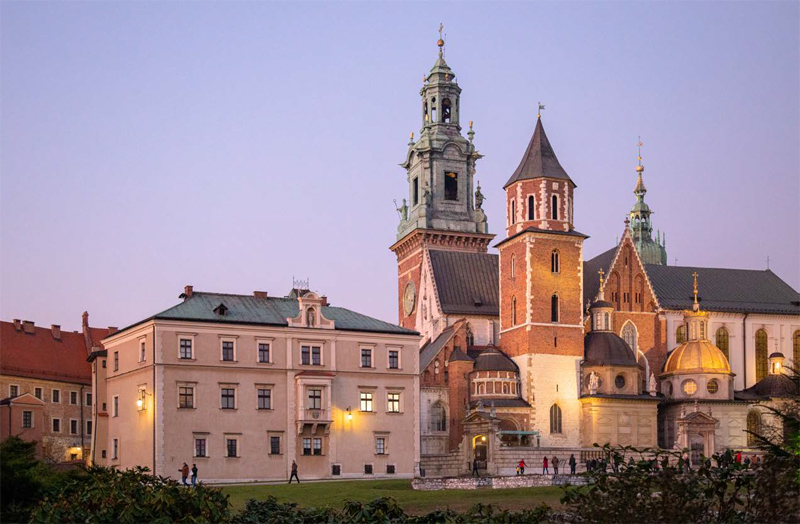 폴란드 왕정 문화와 종교의 중심이 됐던 바벨 대성당