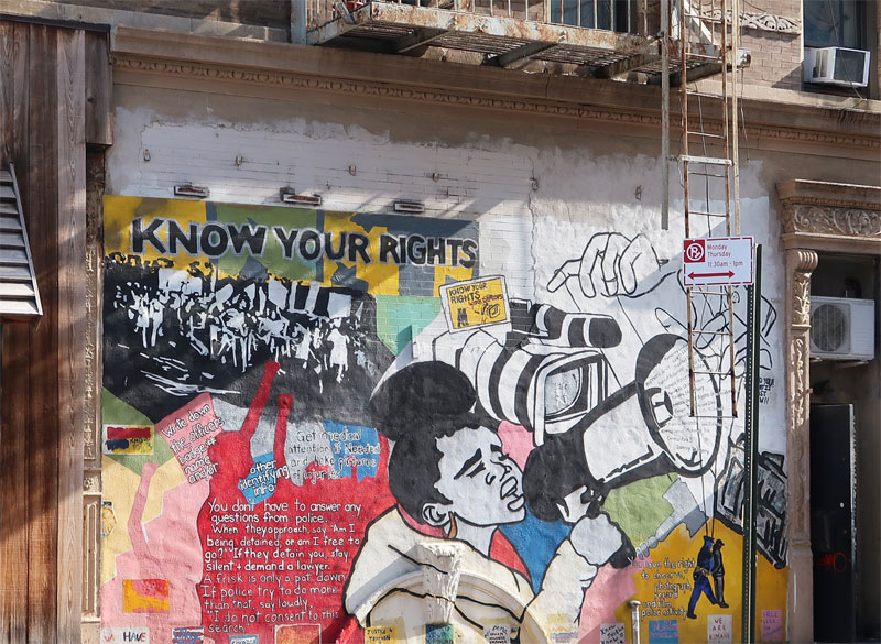 할렘 골목골목에는 저항과 인권의 메시지를 담은 그래피티가 가득하다
