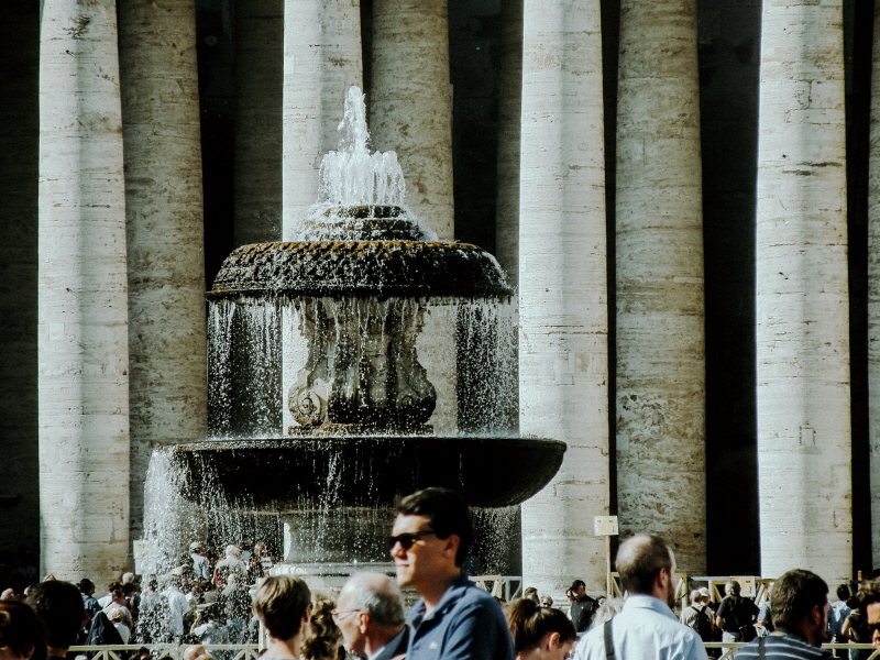 바티칸 광장의 분수
