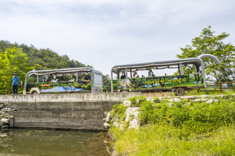 운곡저수지를 도는 수달열차