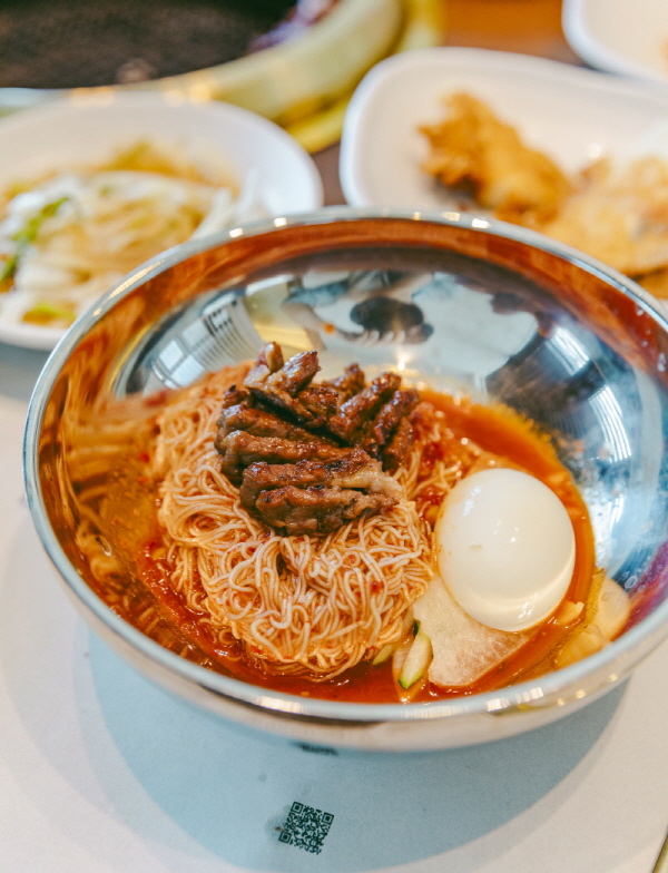 한국인이 사랑하는 비빔냉면과 양념갈비