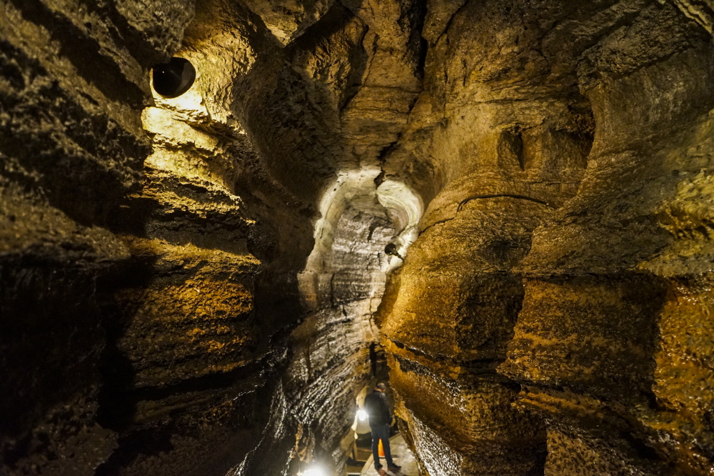 45만년 전에 형성된 석회암 동굴