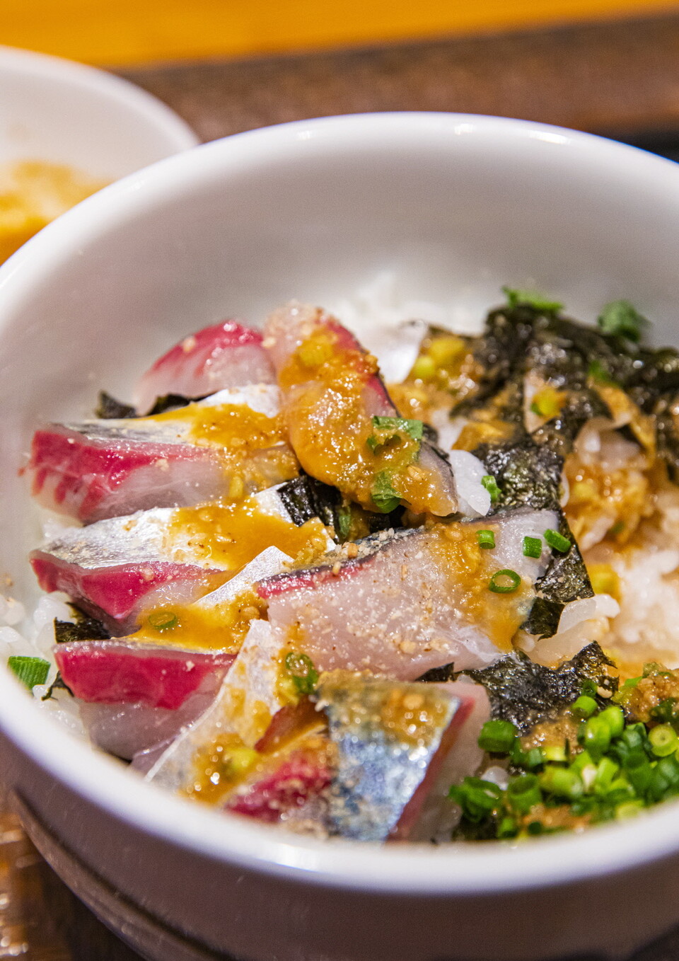 후쿠오카에 가면 무조건 한 번은 먹어야 하는 고마사바(참깨 소스를 곁들인 고등어회) 또는 고마사바덮밥