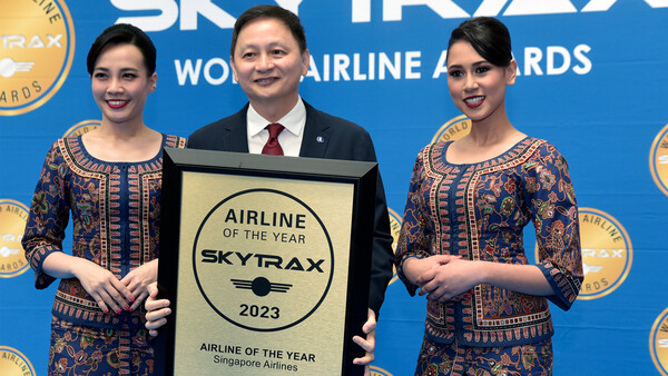 싱가포르항공이 스카이트랙스 월드 에어라인 어워즈(SKYTRAX World Airline Awards)에서 세계 최고의 항공사에 이름을 올렸다 / 스카이트랙스