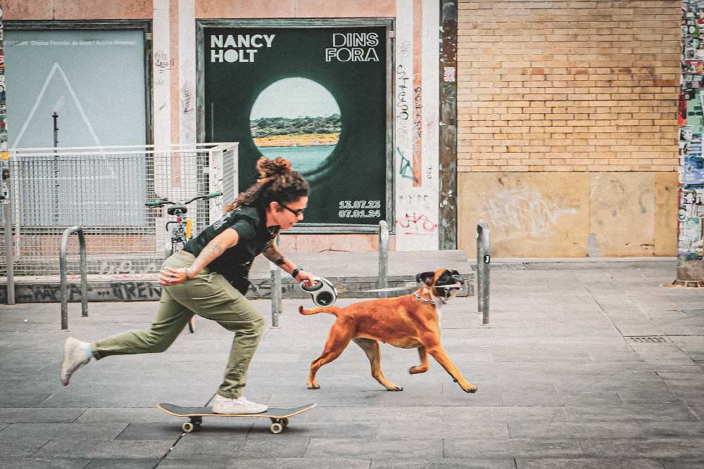 바르셀로나 현대미술관 앞 광장은 스케이트 보더들의 성지다