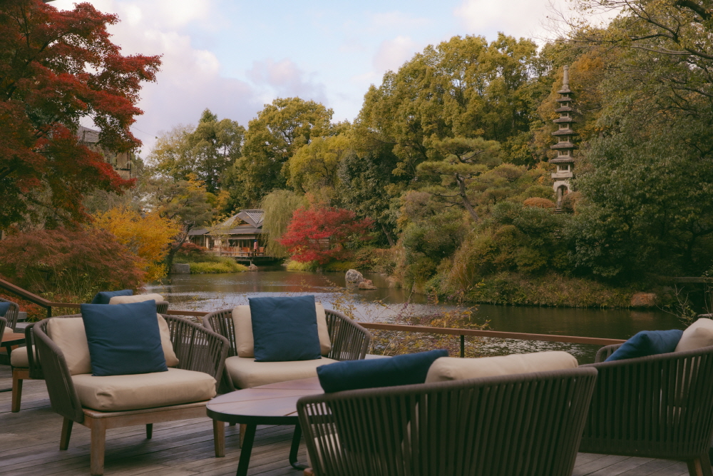800년 역사의 정원, 샤쿠스이엔은 호텔을 대표하는 공간이다