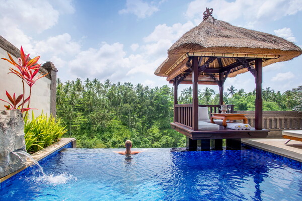 정글뷰 인피니트 온수풀을 객실에서 즐길 수 있는 디럭스 테라스 빌라 ⓒViceroy Bali