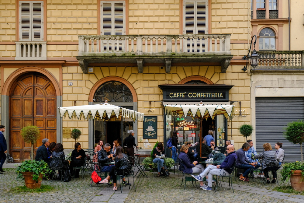 토리노 전통 커피인 비체린이 탄생한 알 비체린. 토리노에서 가장 오래된 카페이다. (Caffè Al Bicerin : Piazza della Consolata 5)