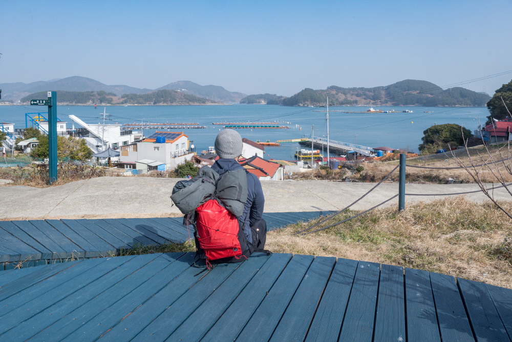 바람길 전망대는 통영의 섬과 바다를 두루 누릴 수 있는 최고의 쉼터다