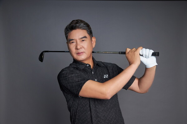 임진한 프로는 SBS골프의 대표 코스 탐방 프로그램을 통해 명문 코스를 직접 플레이하며 코스 매니지먼트와 전략, 골프 철학을 전해온 인물이다. 실전 기반의 통찰과 섬세한 분석으로 아마추어는 물론 프로 선수층까지 두루 신뢰를 받고 있다 / 한진관광